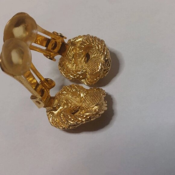 NOT FOR SALE - Vintage Christian Dior Textured Matte Gold Knot Clip-On Earrings - Picture 2 of 7